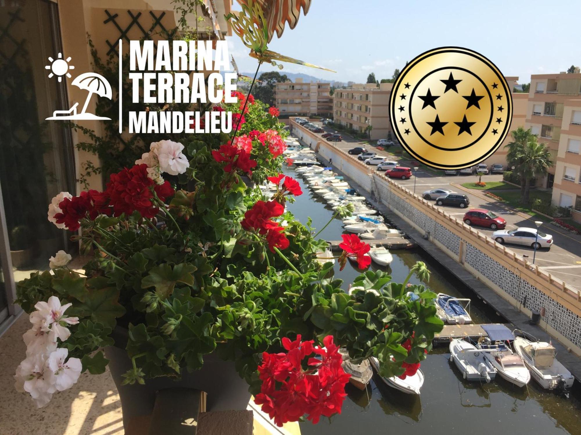 Апартаменты Marina Terrace Мандельё-ла-Напуль Экстерьер фото